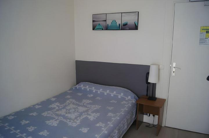 Choose to book a room at our hotel !